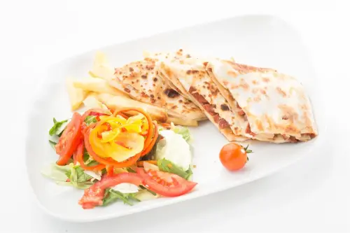  Sucuklu Kaşarlı Gözleme